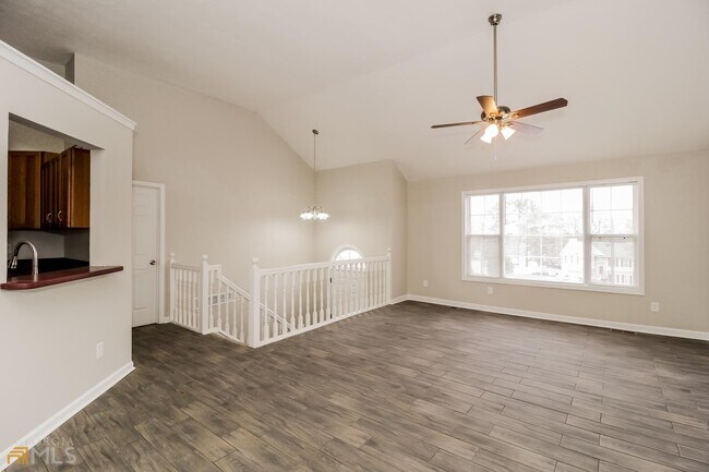 Foto del edificio - 7220 Myrtle Ln