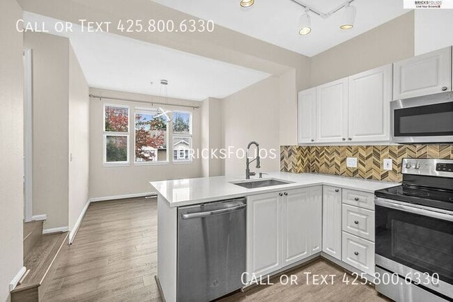 Photo - Prime Bellevue Location – Parkside Townhom... Townhome