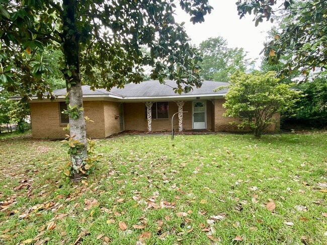 Building Photo - 3 Bed 2 Bath Home in Jonesboro