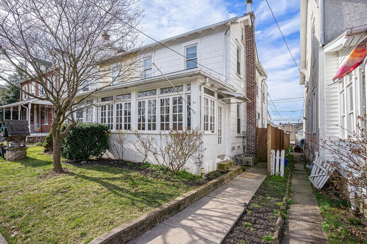 Primary Photo - Beautiful 3 Bedroom Twin in Lansdale with ...