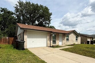 Building Photo - 2308 Richmond Dr