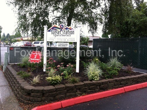 Foto principal - 17726 NE Glisan St