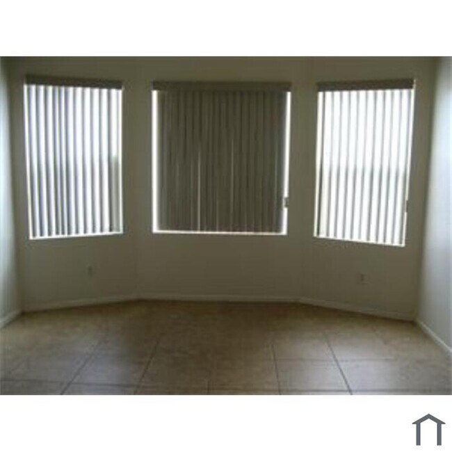 Foto del edificio - 9130 W Monte Vista Rd
