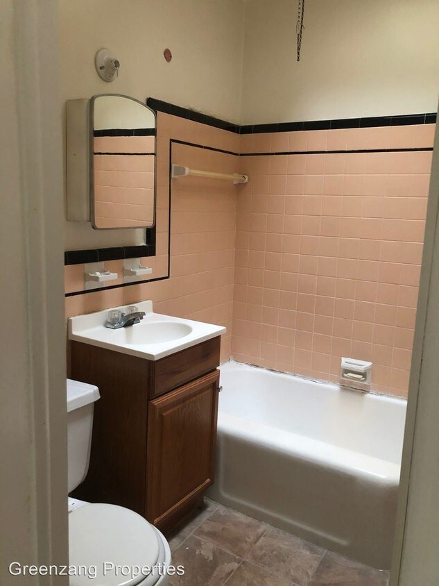 Foto principal - 6522-6526 W Girard Ave