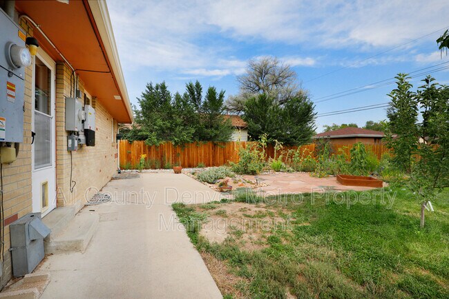 Foto del edificio - 6316 Ingalls Ct