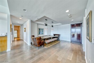 Building Photo - 4525 Dean Martin Dr