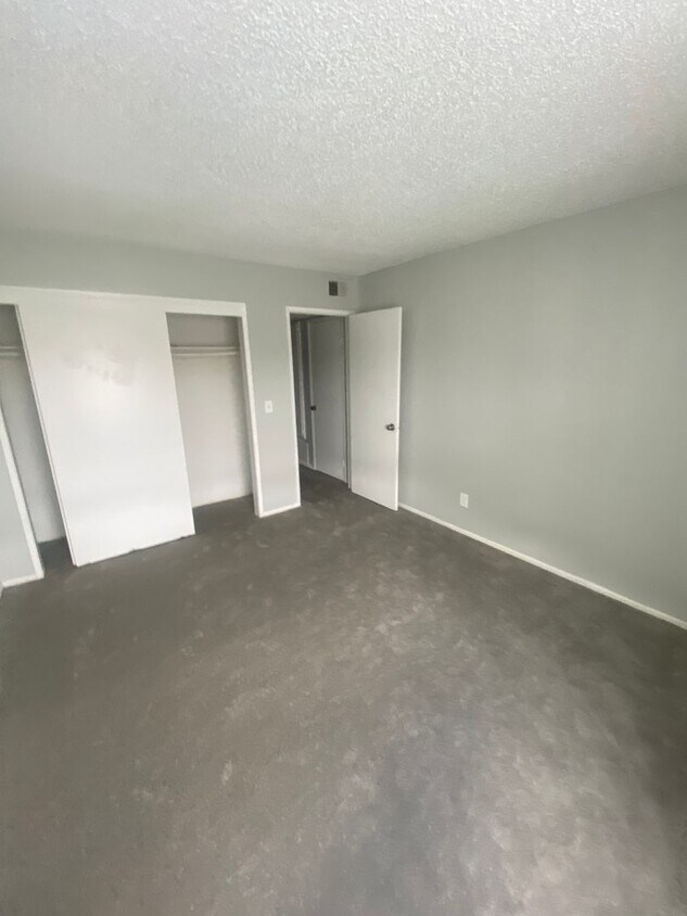 Updated 1 bedroom 1 bathroom in High Hollows! - Updated 1 bedroom 1 bathroom in High Hollows!