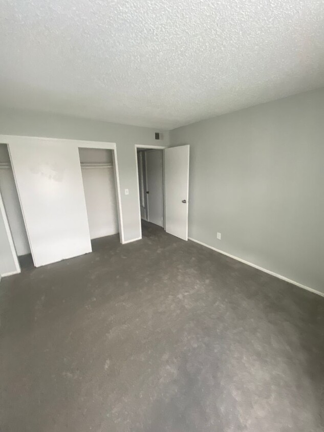 Primary Photo - Updated 1 bedroom 1 bathroom in High Hollows!
