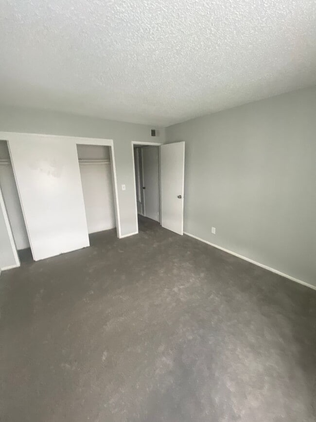 Updated 1 bedroom 1 bathroom in High Hollows! - Updated 1 bedroom 1 bathroom in High Hollows! Apartment