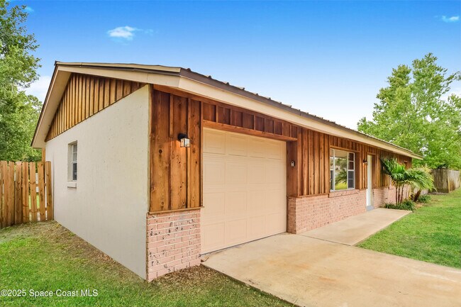 Building Photo - 6315 Banks Ave