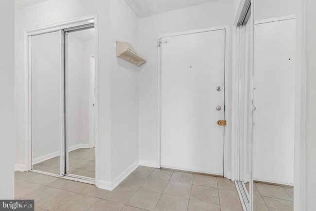 Building Photo - 1730 Arlington Blvd