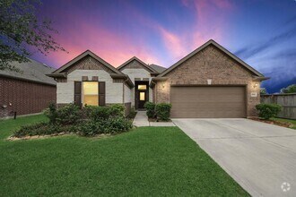 Building Photo - 3302 Regal Park Ln