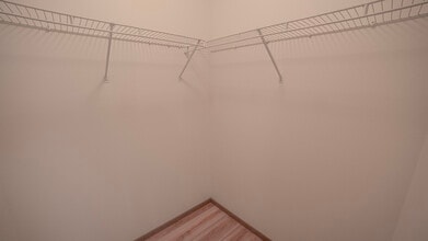 Building Photo - Evans Place 1