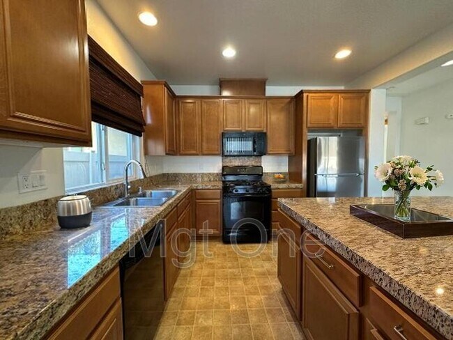 Foto del edificio - 1242 English Oak Way
