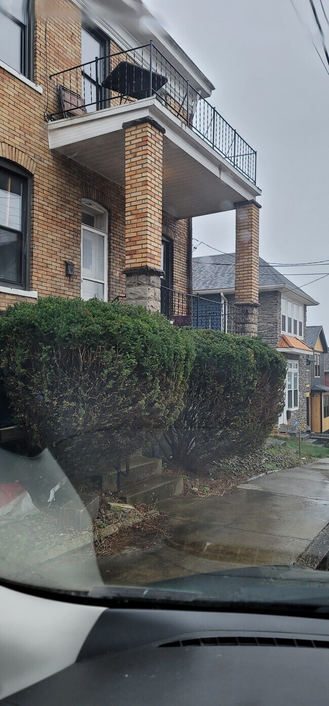 Foto del edificio - 110 Kenova St