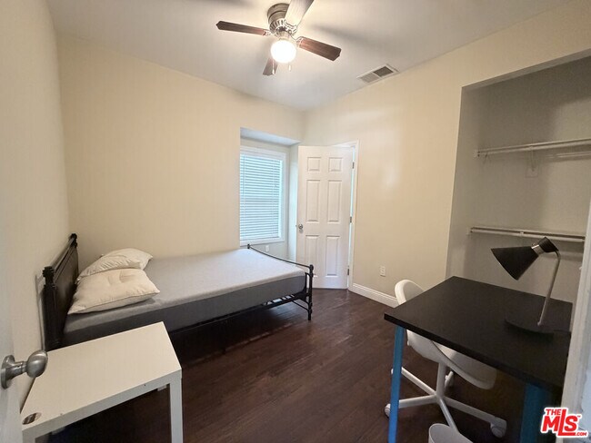 Foto del edificio - 1254 W 37th Dr