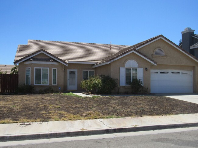 Building Photo - East Palmdale Home