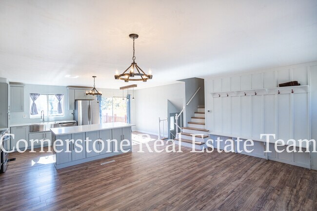 Foto del edificio - 5225 Old Farm Cir W