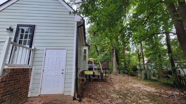 Foto del edificio - 3308 Derbyshire Pl