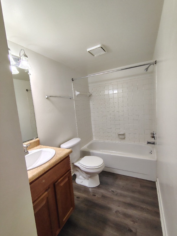 Building Photo - 600 Reusens Rd