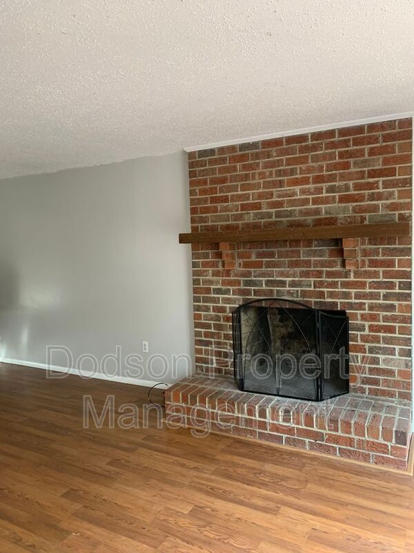 Foto del edificio - 10002 Laurel Lakes Dr