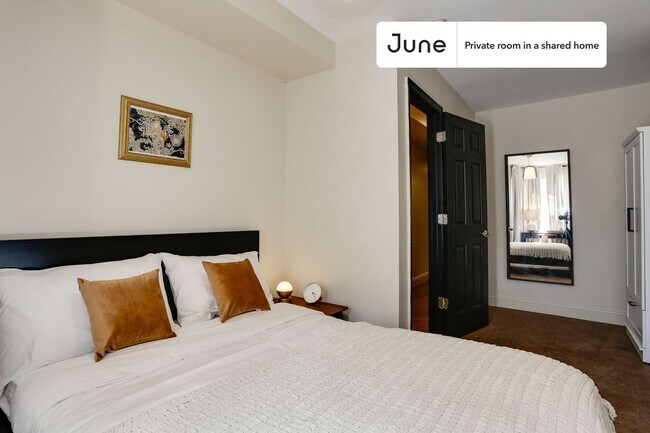 Foto del edificio - Room in Shared 4 bed/3.5 bath home