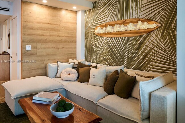 Building Photo - 2301 Collins Ave