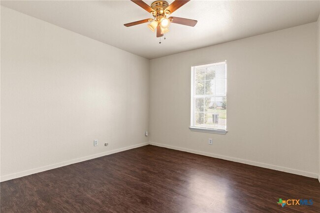 Building Photo - 2007 Windward Dr