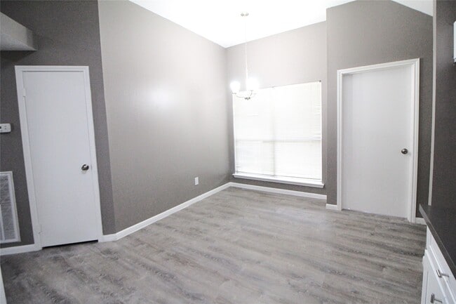 Building Photo - 12323 Guernsey Dr