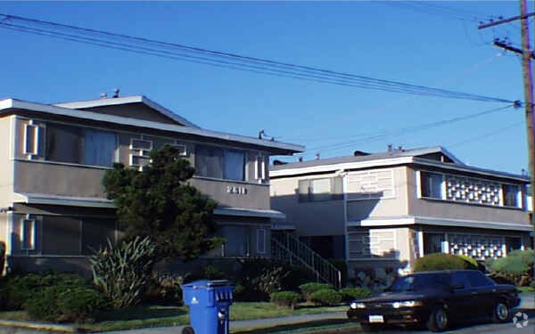 Foto del edificio - 2611-2615 Gleason Ave