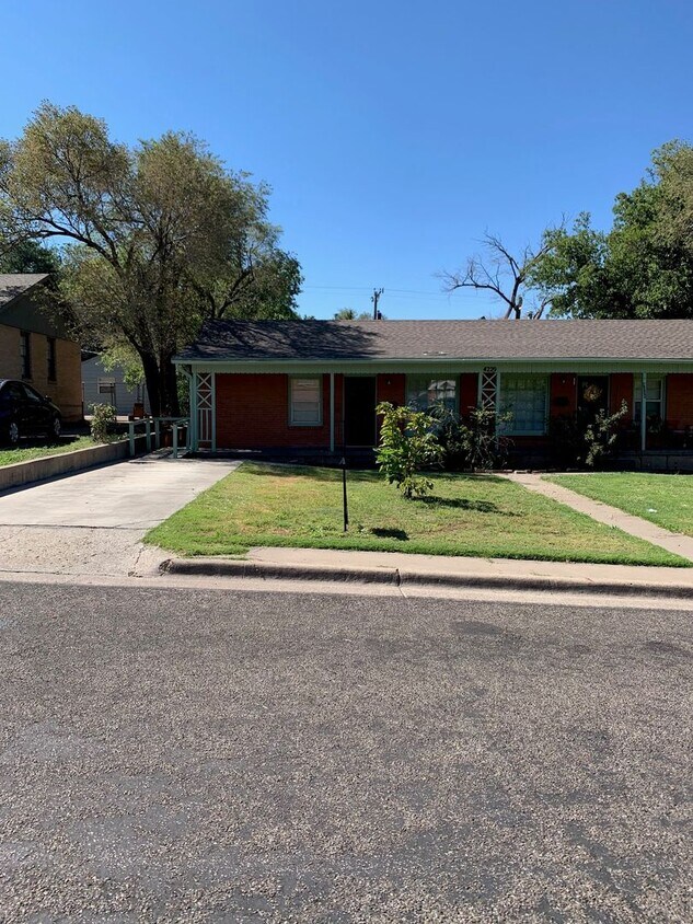 Foto principal - 4229 SW 2nd Ave