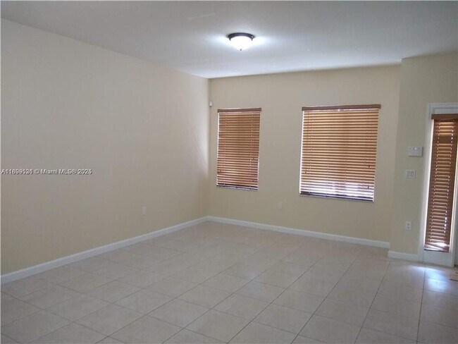 Foto del edificio - 2707 SW 82nd Ave