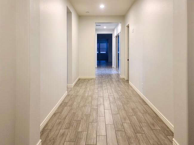 Building Photo - 20917 E Reins Rd