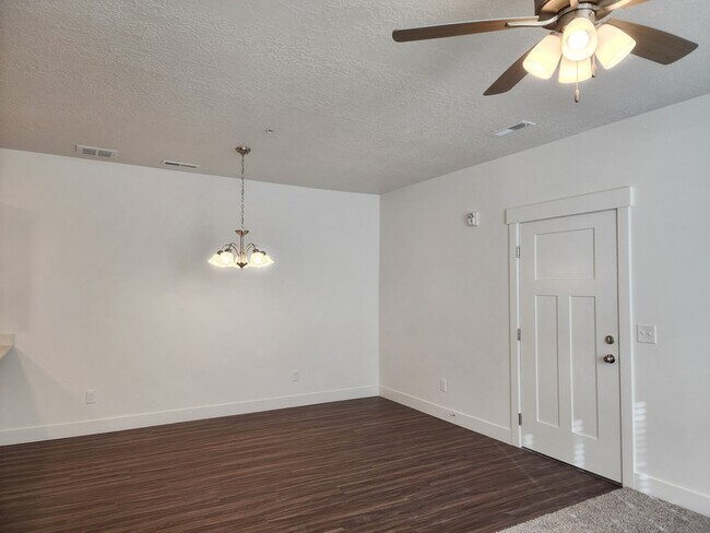 Foto del edificio - 4735 Alder Dr