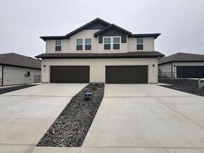 Building Photo - 342 Nespral Dr