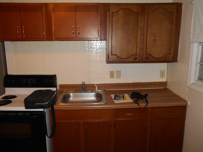 Building Photo - 4409 E Bayley St