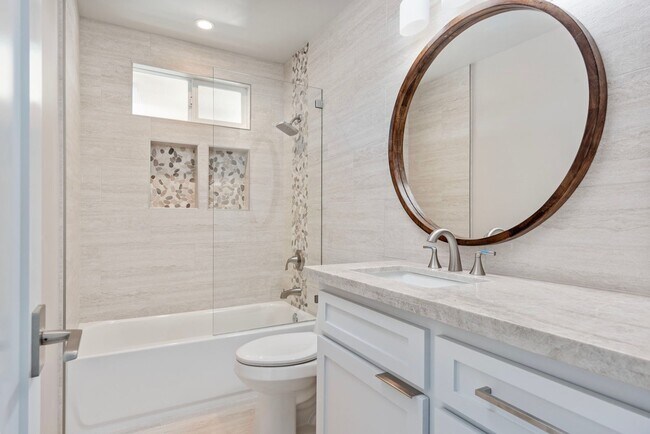 Building Photo - 2 bedroom upstairs duplex unit in Cayucos ...