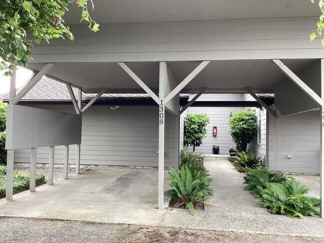 Foto del edificio - 1308 63rd St SE