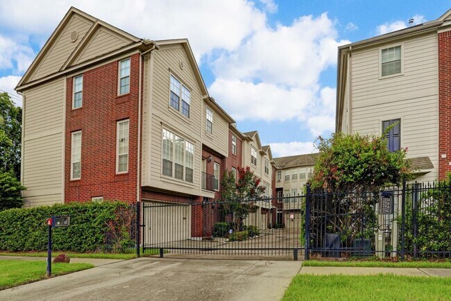 Foto del edificio - 2256 La Branch St