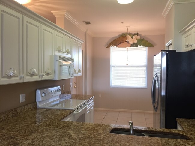 Foto del edificio - 8550 Kingbird Loop