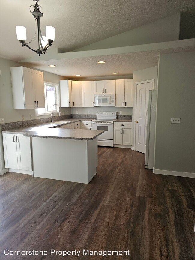 Building Photo - 3 br, 2 bath House - 3328 S Malad Dr