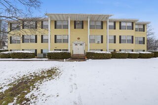 Foto del edificio - Manor Village Apartments