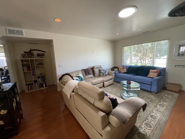 Living Room - 1501 La Casita Dr