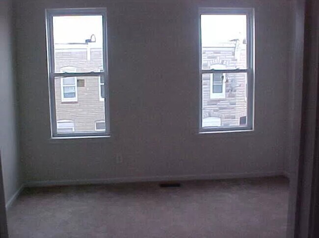 Building Photo - 420 N Glover St