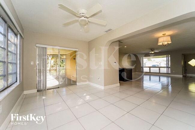 Foto del edificio - 7520 Coral Blvd