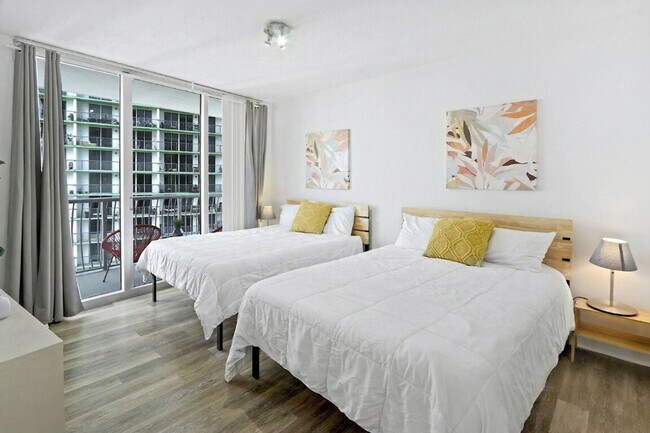 Foto del edificio - 1750 N Bayshore Dr