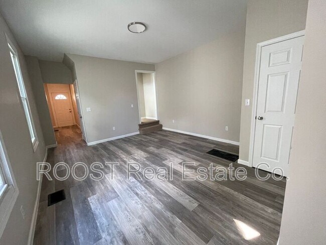 Foto del edificio - 482 E Markison Ave