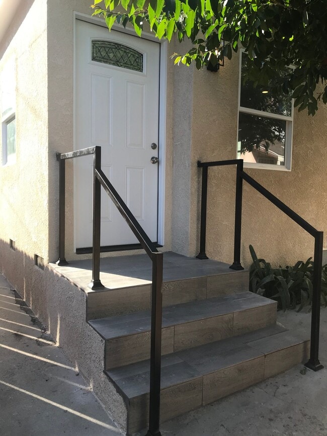 Building Photo - 1153 Alameda Ave