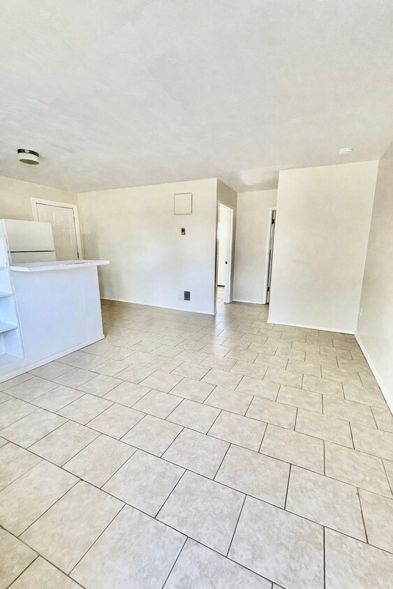 Building Photo - 1BR/1BA Zephyrhills Duplex NO APPLICATION FEE!