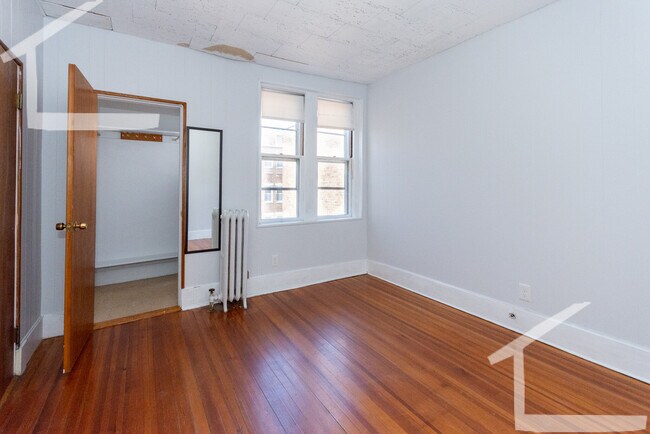 Building Photo - 198 Saint Paul St